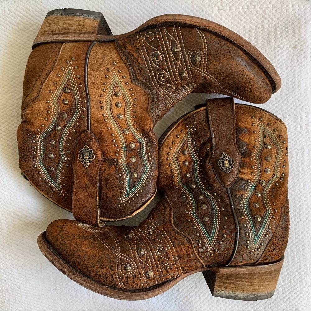Short Cowgirl Boots - Corral booties